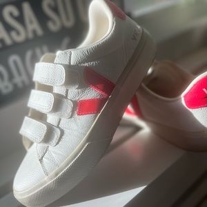Veja Shoes size 6